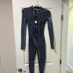 Stretchy Fashion Nova jumpsuit. NWT size medium